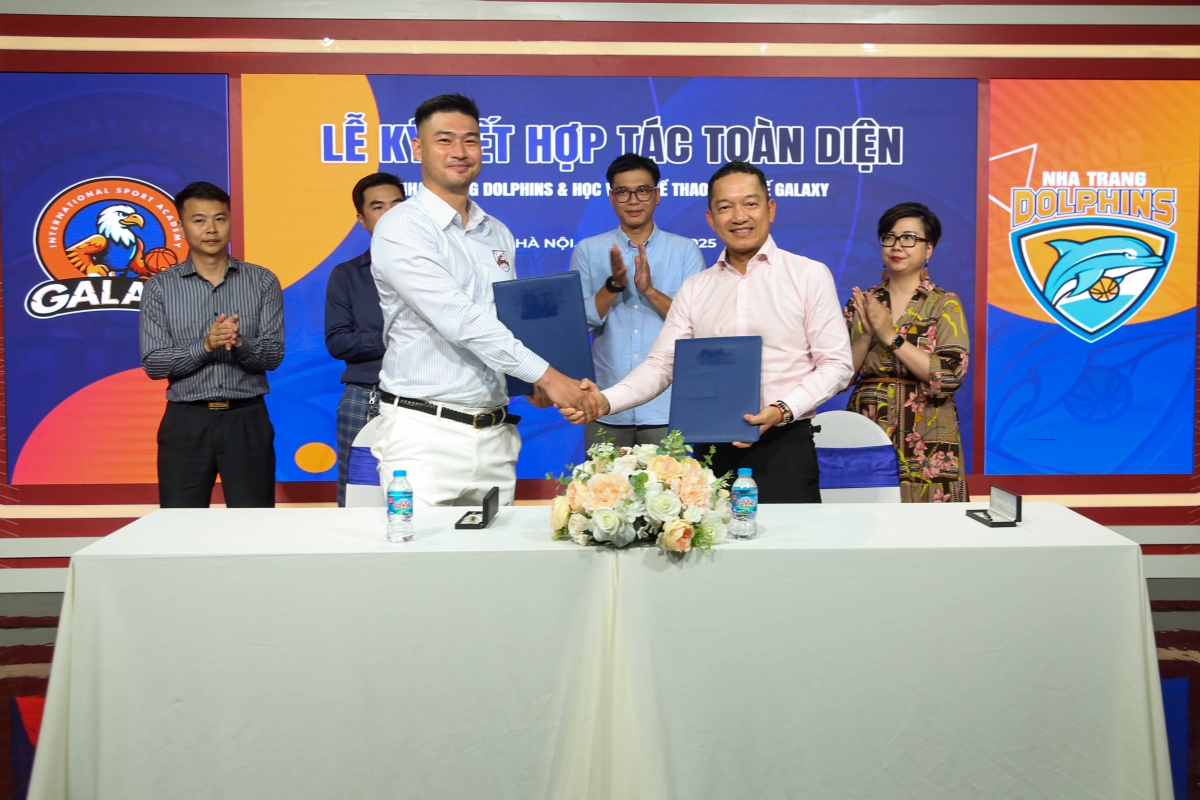 Đội bóng rổ Nha Trang Dolphins hợp tác đào tạo trẻ với GISA hướng tới SEA Games